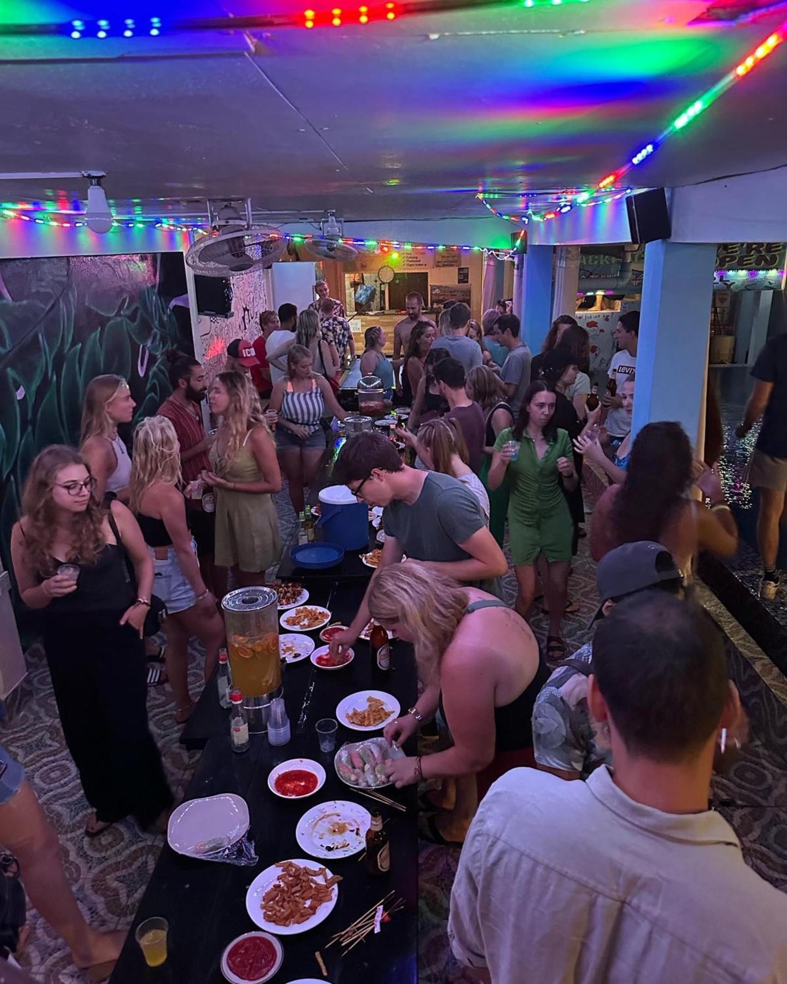 Vang Vieng Ruby Backpackers Hostel المظهر الخارجي الصورة
